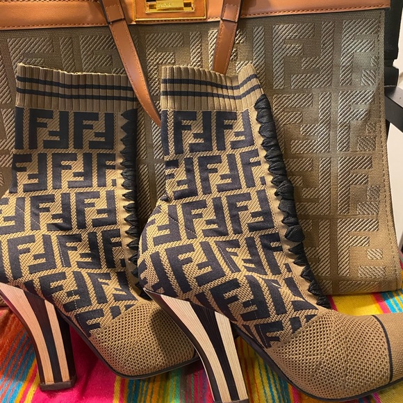 COPY - Fendi Boots on sale now/free gifts - Picture 8 of 11